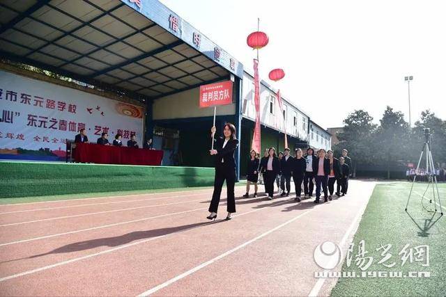 本次开幕式由宁嘉怡同学和罗钰祯同学主持.少年强则国强.