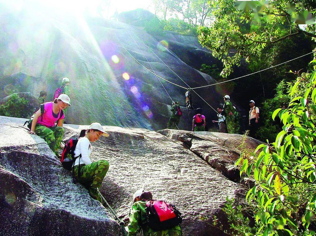 龙凤谷·小黄山自然生态风景区