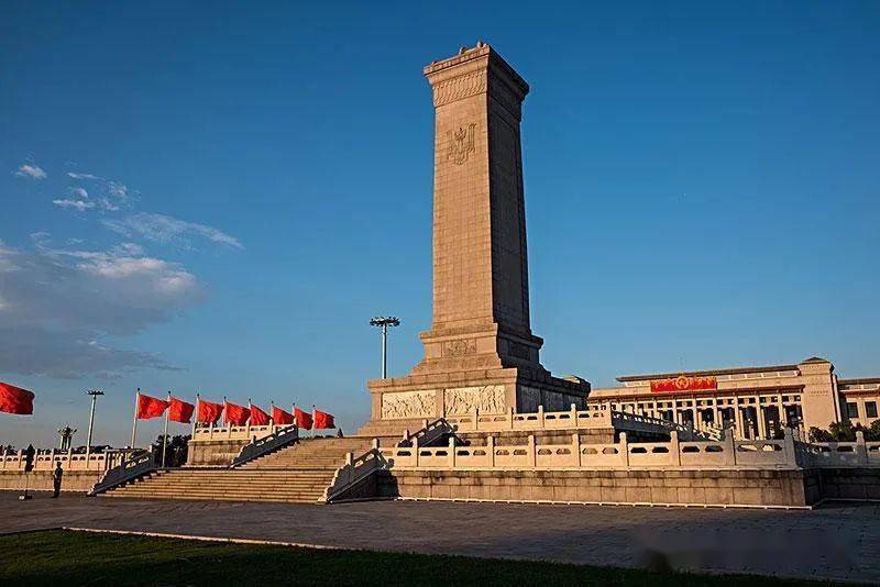 百年瞬间:人民英雄纪念碑在北京天安门广场建成