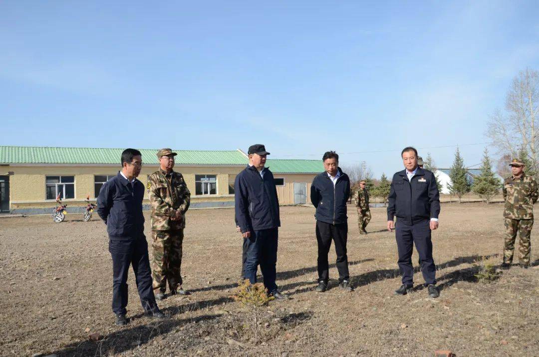 闫宏光在伊图里河 根河林业局有限公司 航空护林局检查指导森林防灭火