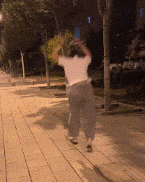 搞笑gif大师在此吹了一早上明天准感冒