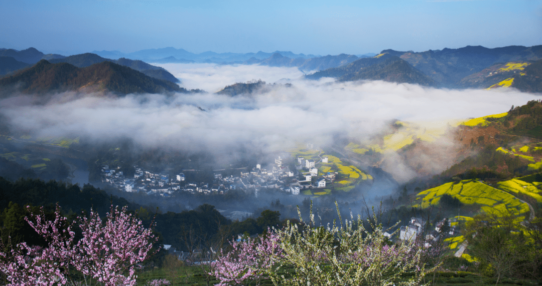 位于安徽黄山市歙县徽城镇,古城始建于秦朝,自唐代以来,一直是徽郡,州