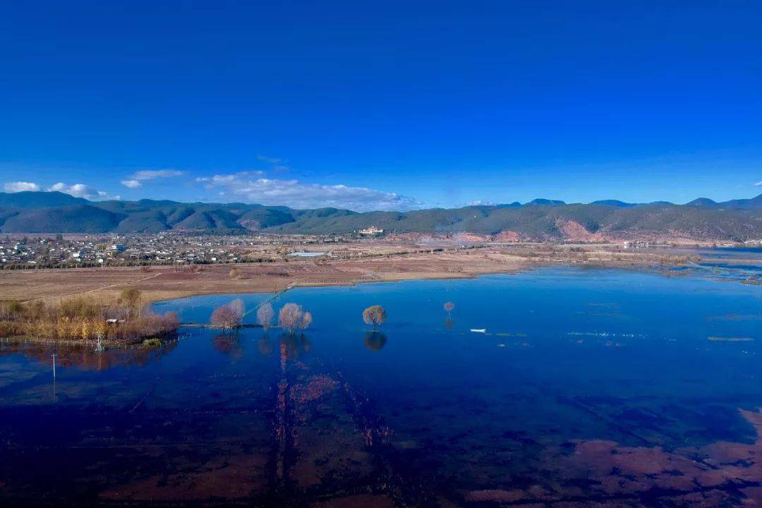 沿着高速看中国!央媒聚焦智慧化丽江古城,拉市海乡村旅游