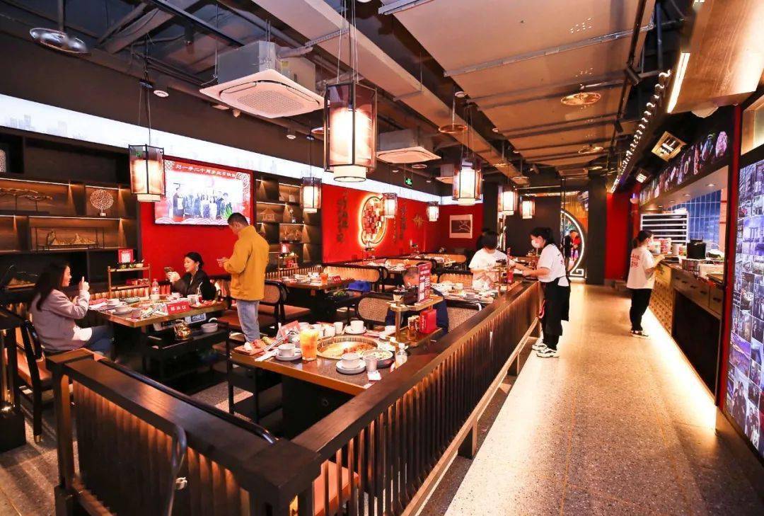 刘一手火锅全球臻品店解放碑闪亮登场