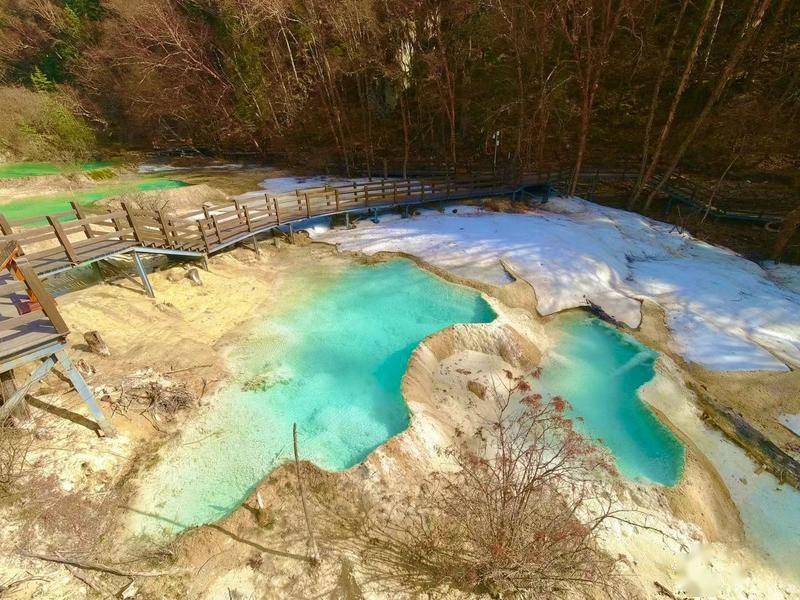 自驾阿坝探秘通往嫩恩桑措神仙池景区的绝美之路