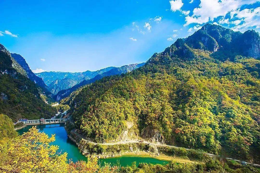 游览【神农顶风景区】神农顶风景区是国家级自然保护区,总面积约883