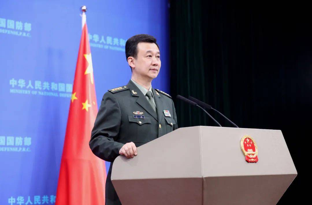 国防部举行例行记者会,国防部新闻局局长,国防部新闻发言人吴谦大校答