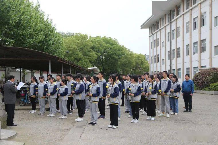 4月28日 在铜陵市周潭中学渡江战役