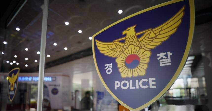 韩国调查性犯罪的男警察在群聊中对女警语言性骚扰,被