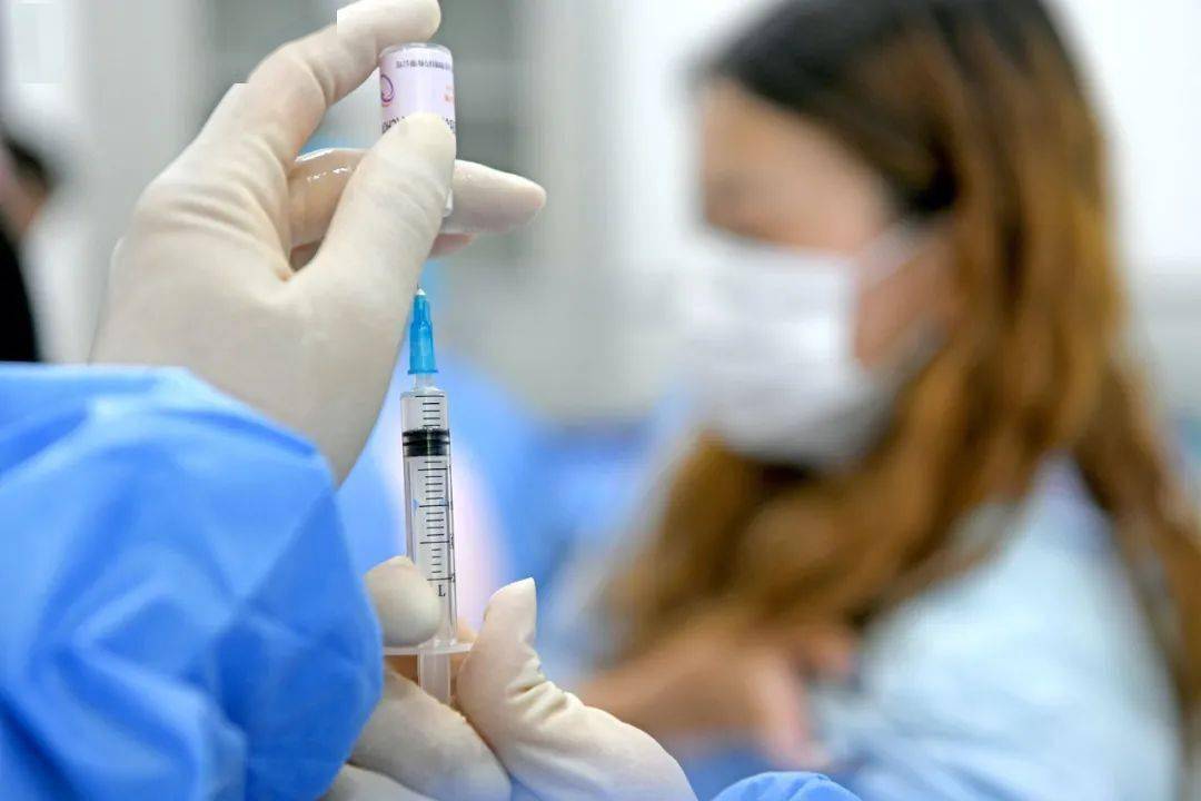 进程不断加快 随着新冠病毒疫苗接种者的增多  大家对疫苗第二针的