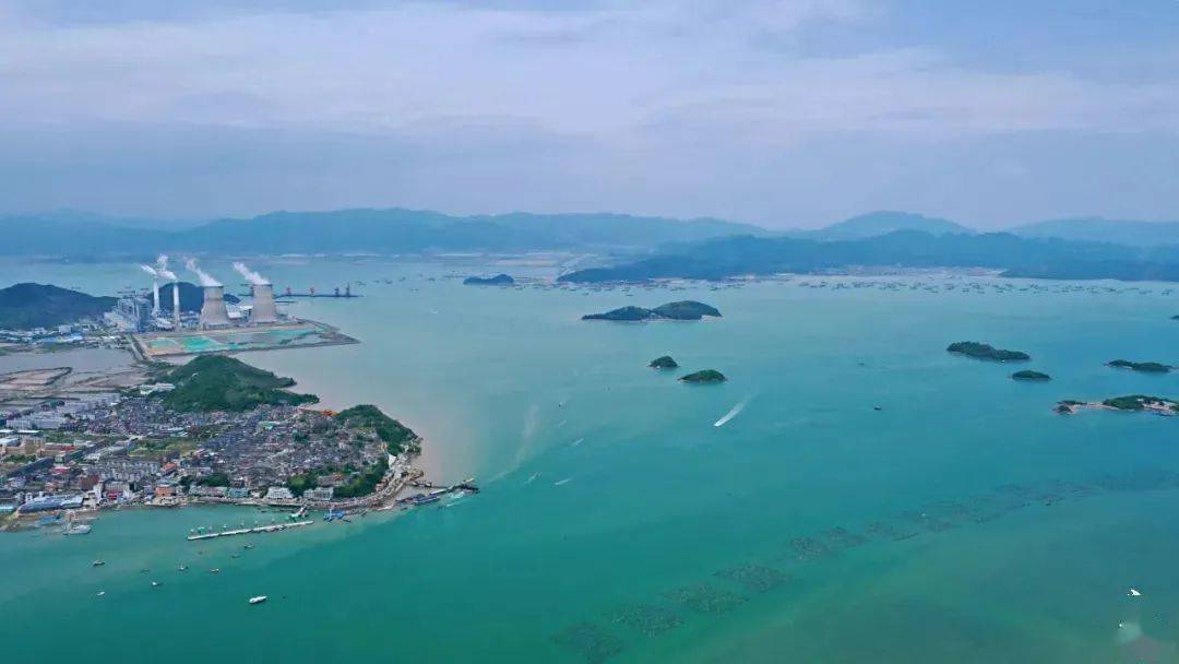 这里是浙江宁海⑩湛蓝的宁海湾