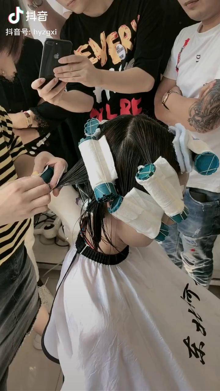 短发波纹排杠谁能告诉我为什么收紧卷