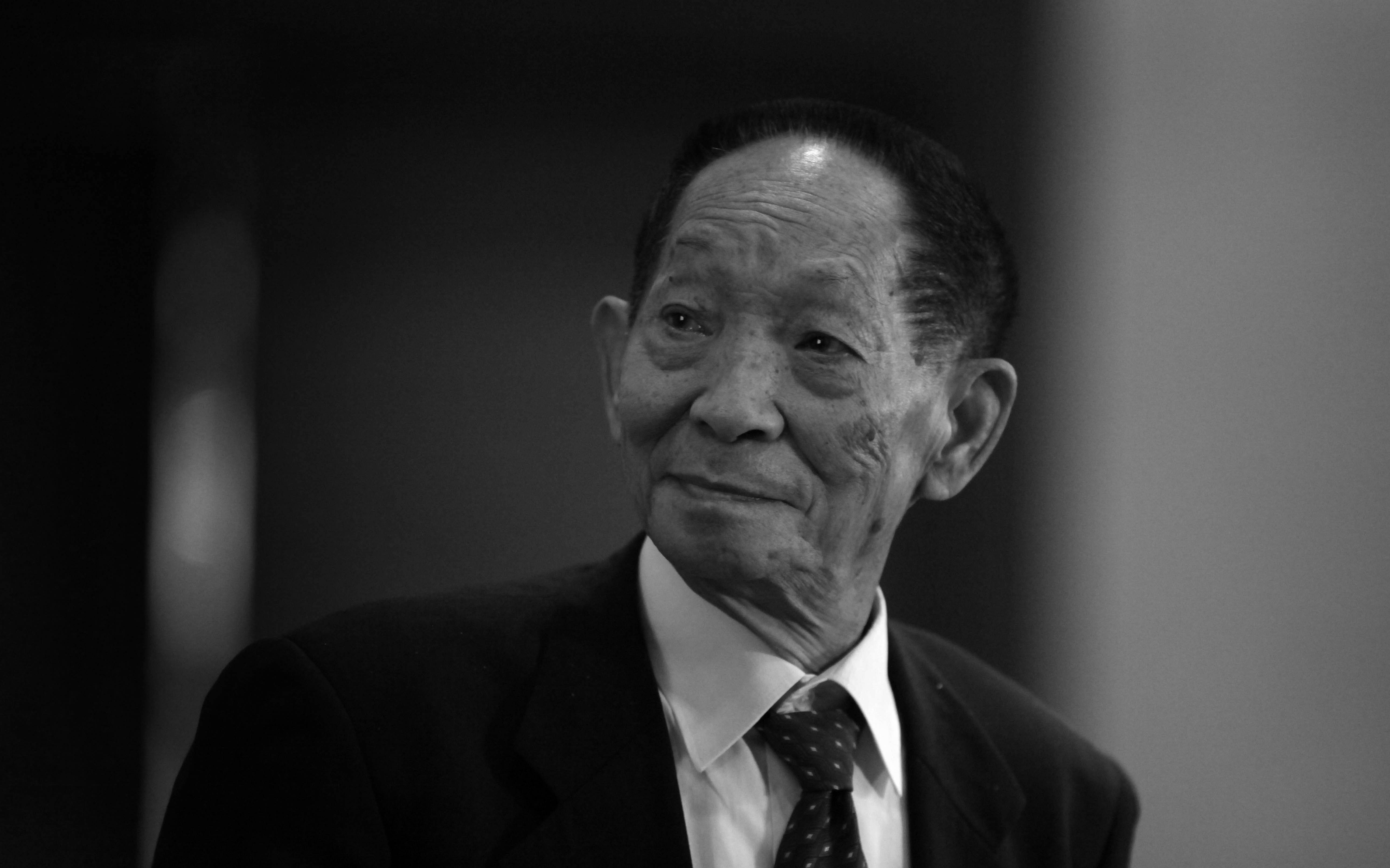 面对质疑,袁隆平的坦荡胸怀和实事求是精神,值得钦佩和学习.资料图.
