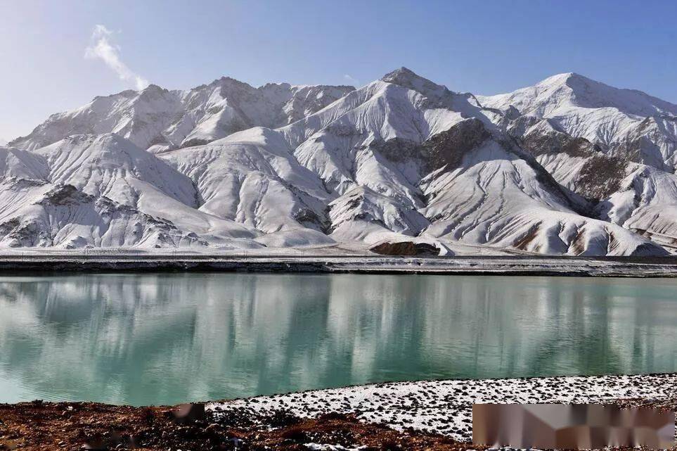 青海可可西里南部的沱沱河,其源头是长江真正发源地——各拉丹冬雪山