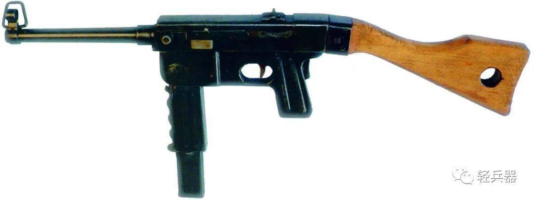 圣·艾蒂安兵工厂提交的mas48冲锋枪,采用木制枪托