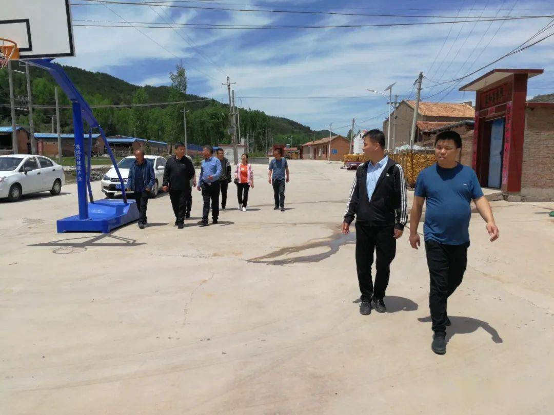 5月25日上午,市应急局领导带领驻村工作队一行赴和顺县横岭镇4个帮扶