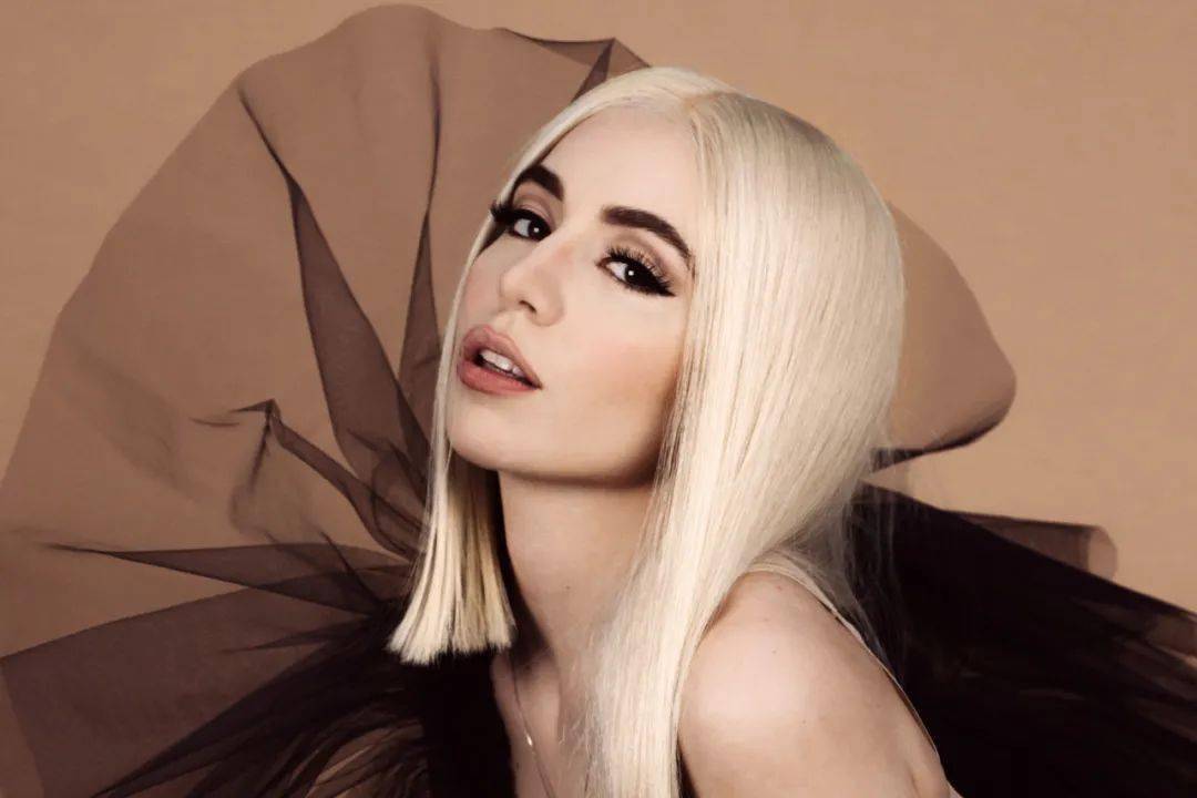 ava max 回应没听过elton john 的任何一首歌事件