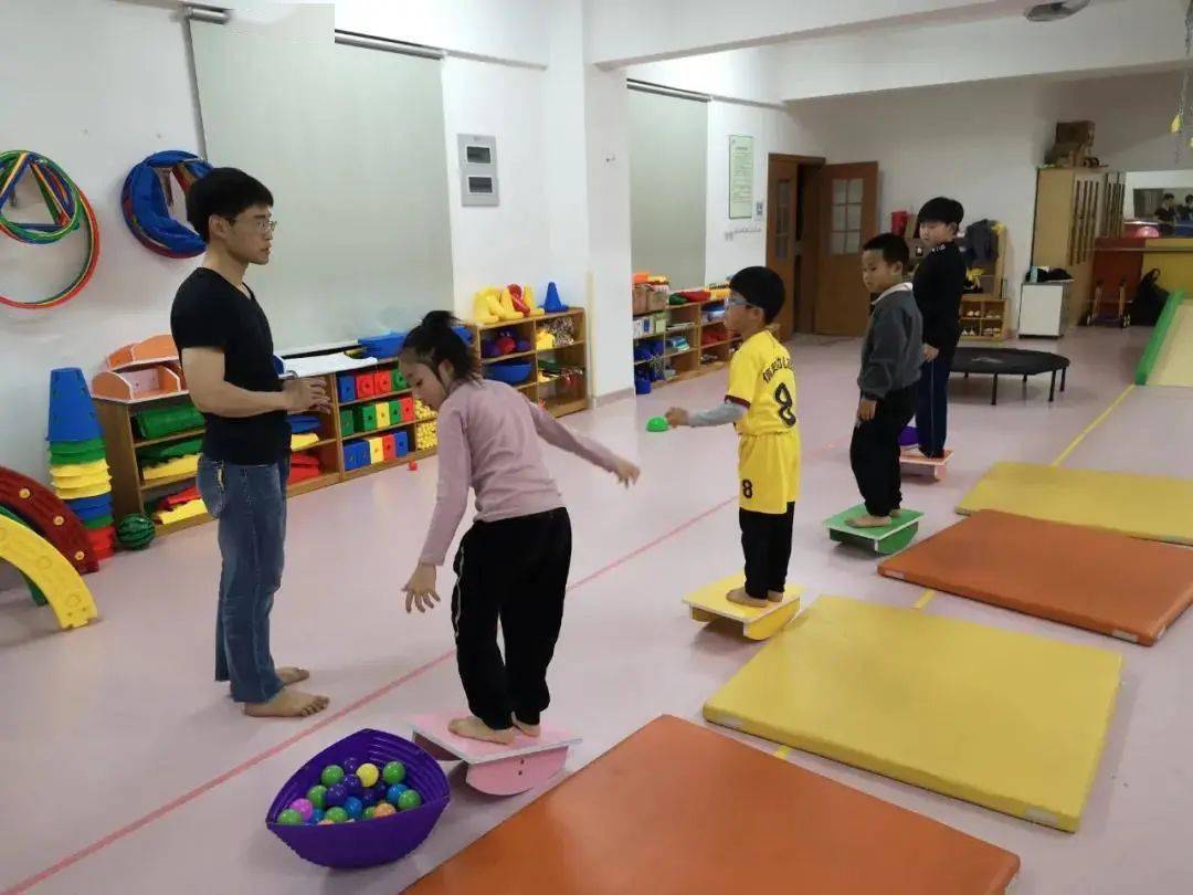 父母成长沙龙 | "悠悠童年,亲子陪伴" 亲子感统活动