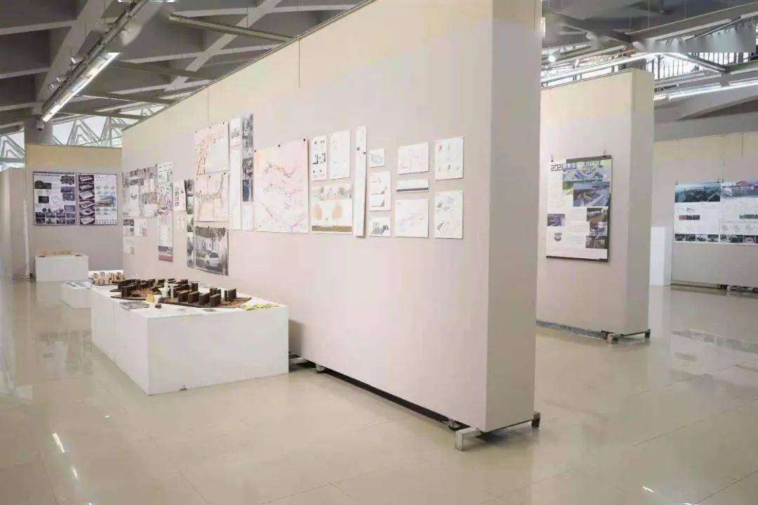 青春答卷|2021年湖南师范大学美术学院设计毕业创作作品展开幕式开幕