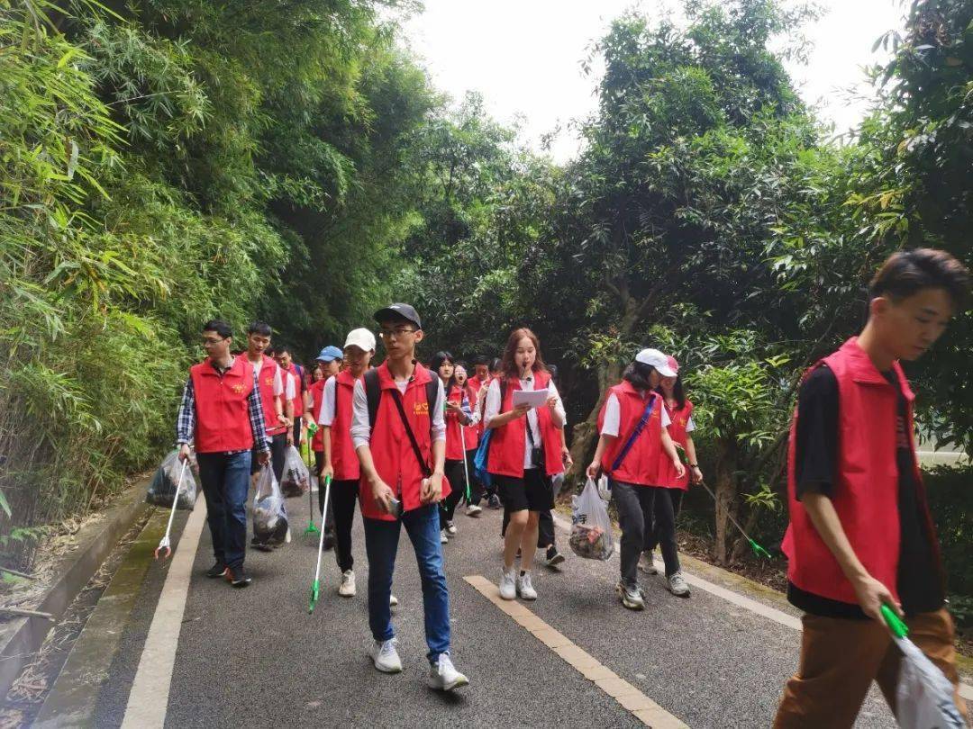 人与自然和谐共生 北碚区林小青巡林护林志愿服务活动圆满结束