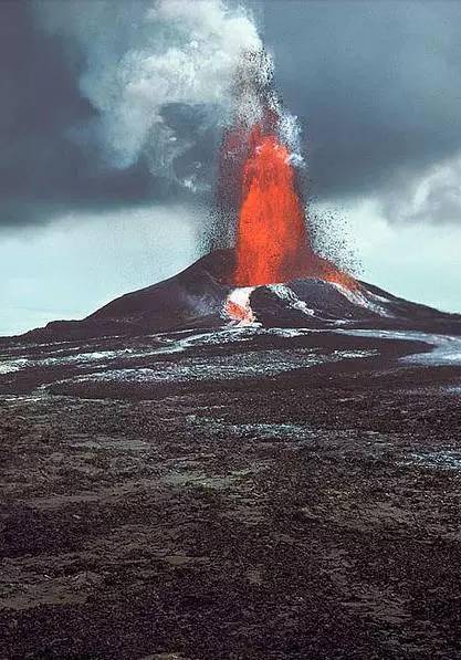 火山喷射,太壮观了!一辈子难得一见