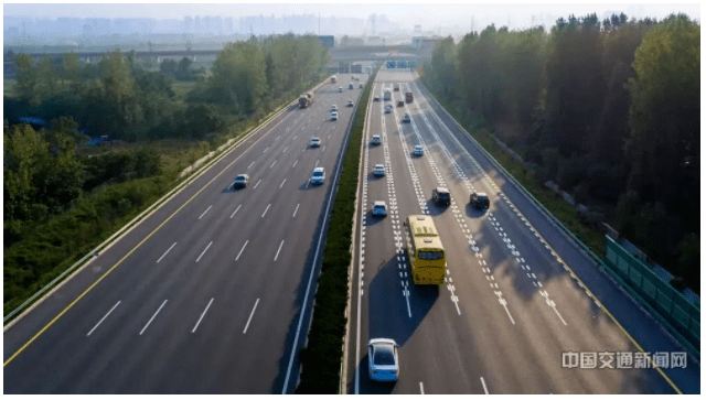 视界| 中国最长的高速公路:连霍高速