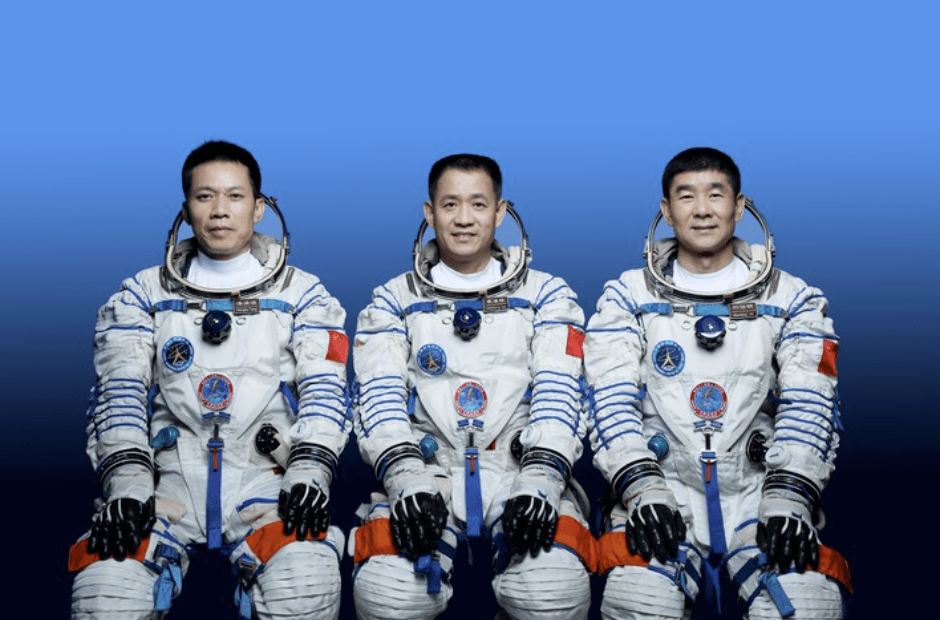 早饭|进仓了！早饭问天阁，午饭在飞船，晚餐空间站！