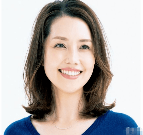 女人30岁以后该留什么发型好看?这几款锁骨卷发巨减龄