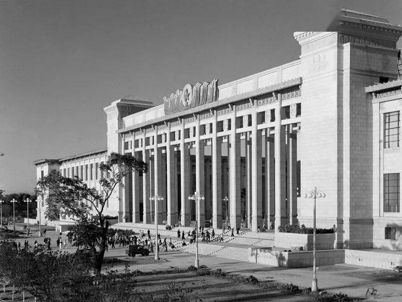 1959年9月19日,中国革命博物馆和中国历史博物馆建成.新华社图片