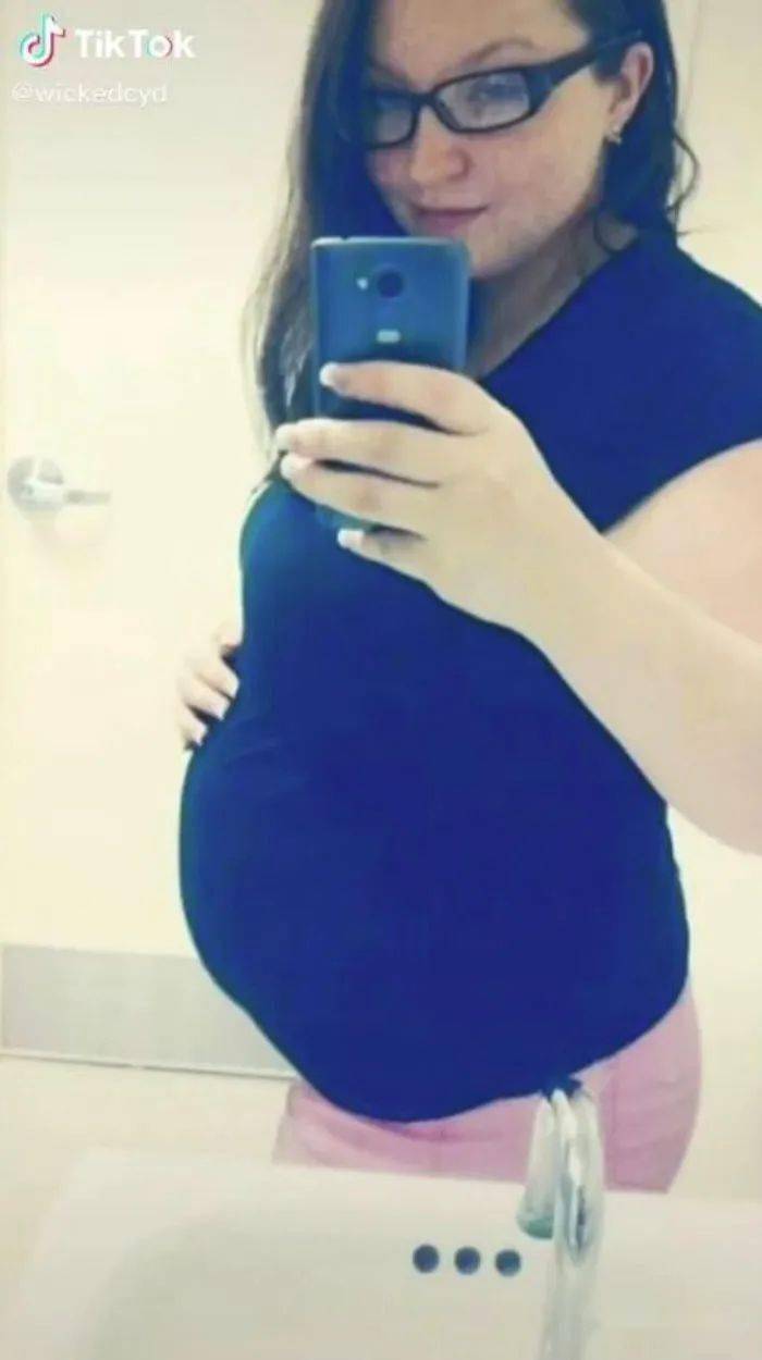 5年前melissa 19岁时第一次怀孕