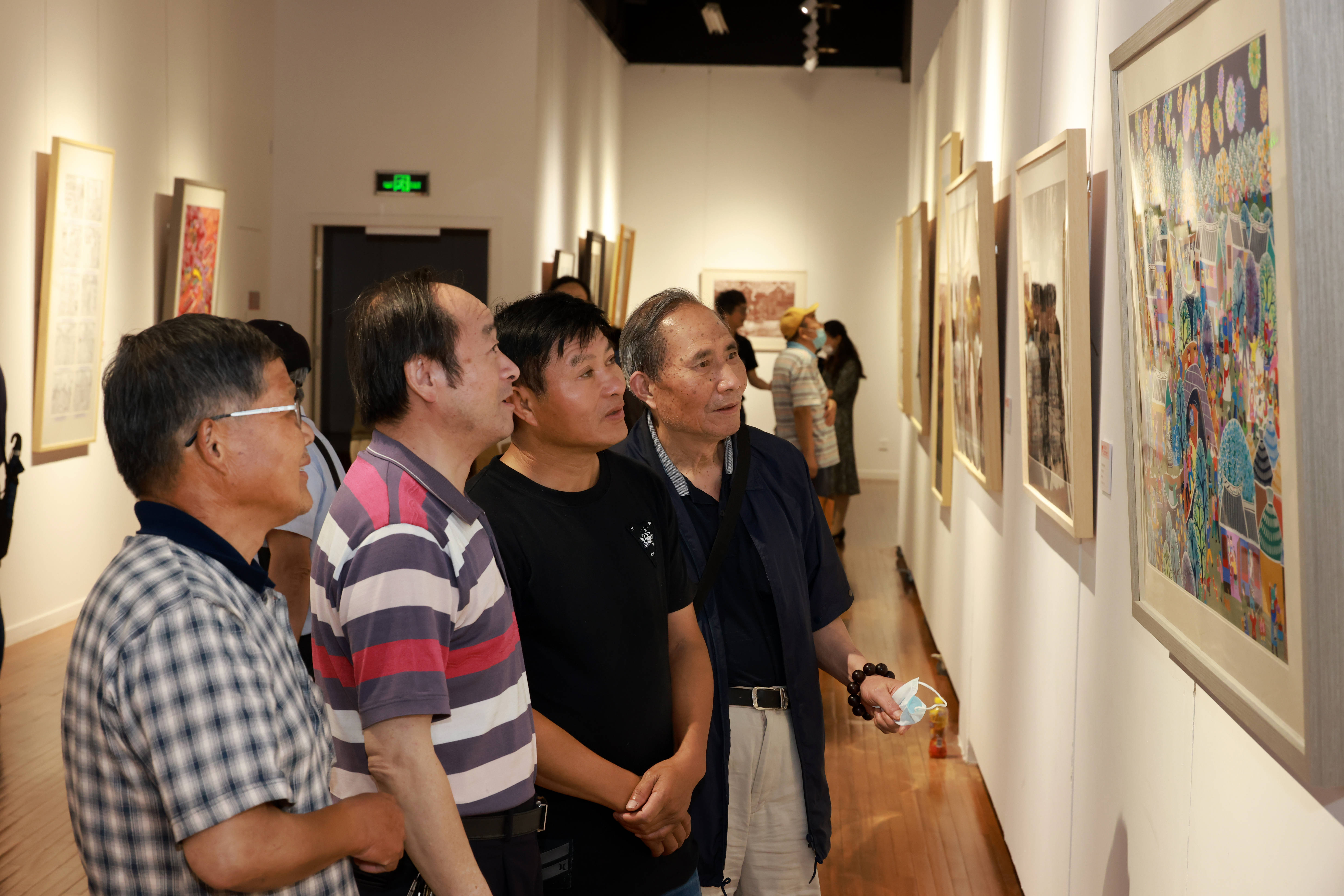 江南之春春意盎然150幅长三角民间民俗美术作品在沪展出庆建党百年