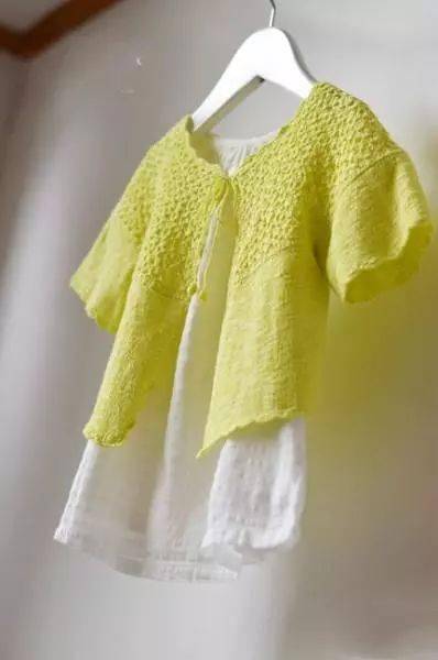 漂亮的荧光黄钩织结合宝宝小开衫,附详细图解