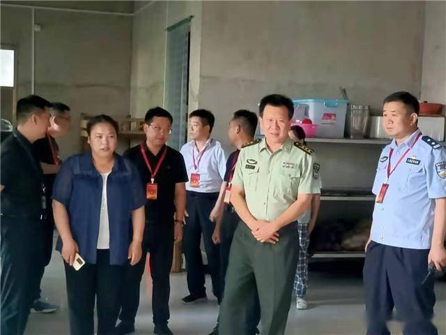 6月28日,方城县县委常委,武装部部长王鲁宁到 独树镇检查指导安全生产