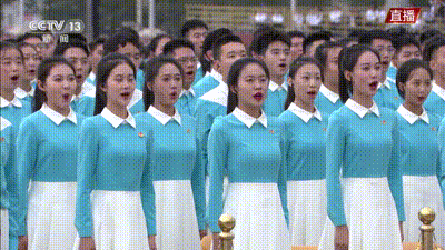坐下去不显站起来有样为你解密七一天安门城楼前这群人的制服
