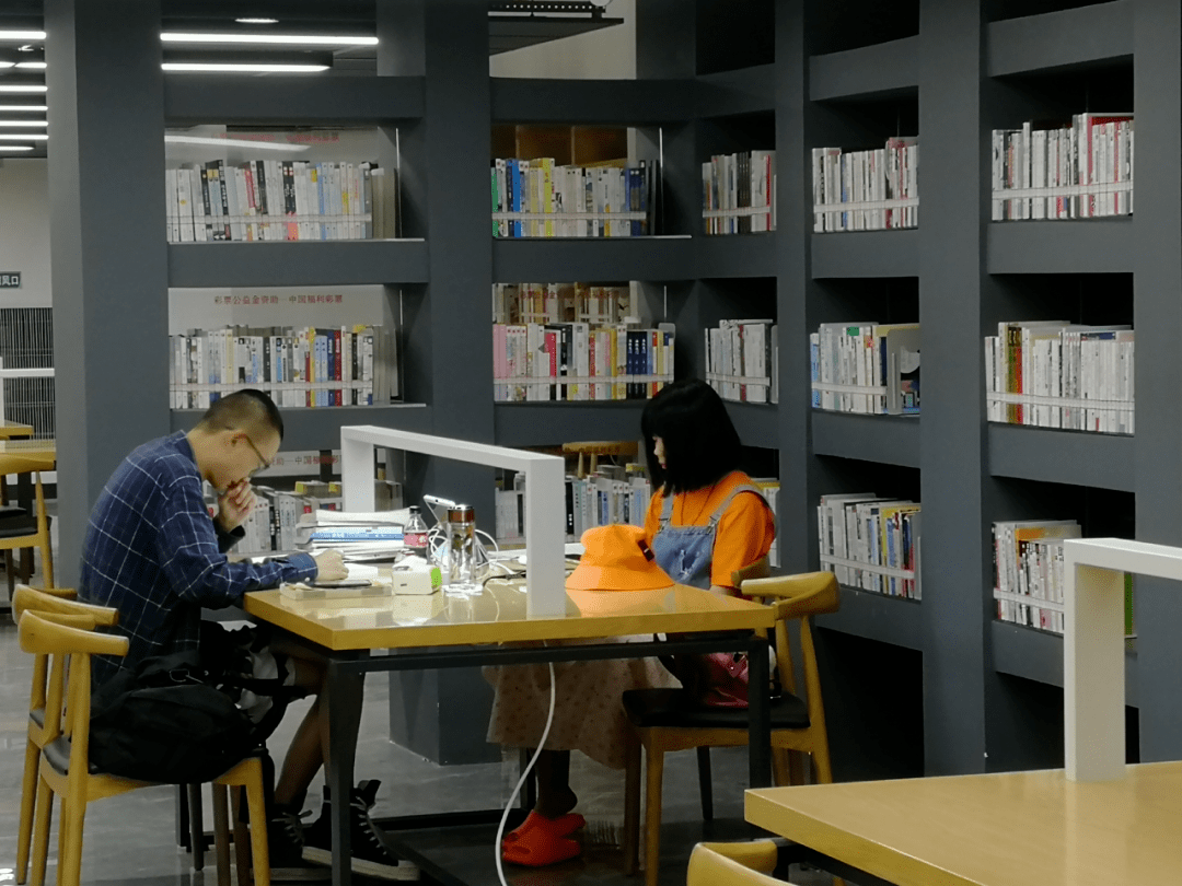 文旅资讯 | 宝鸡市图书馆自助借阅区正式开启试运行