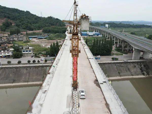 成雅快速通道水津关青衣江特大桥预计今年8月底完工