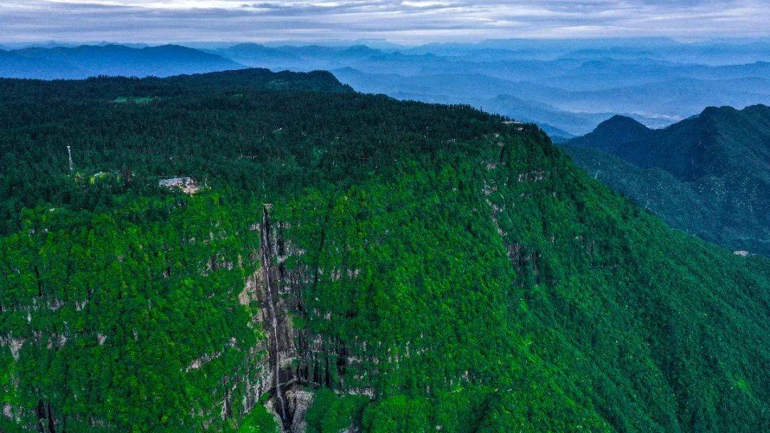 【赏美景】最美桌山——眉山瓦屋山邀您来避暑揽夏