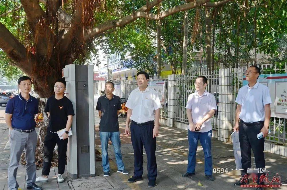 前段时间城厢区区长吴文恩一行也是  先后来到商检大楼,莆田科技学校