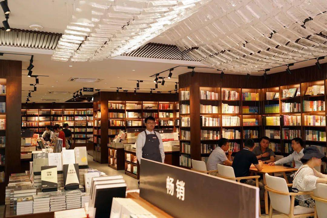 一间书店点亮一座城丨镜湖梅山江畔阅潮绍兴旗舰店开业