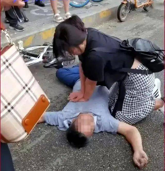 保定一男子突然倒地猝死,已没有意识,没动脉搏动