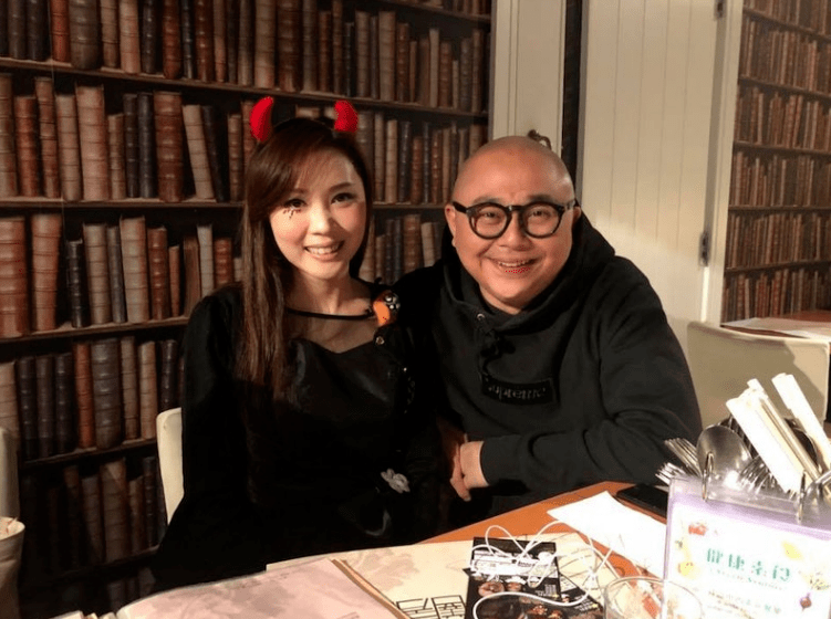 称不愿提起旧爱吴启华_罗泳娴