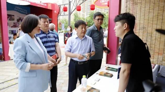 威海市文化和旅游局党组书记,局长隋建波,新旅界创始人,ceo李阳等出席
