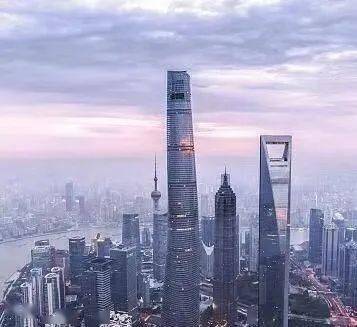 上海中心大厦(shanghai tower)位于浦东陆家嘴金融中心区域