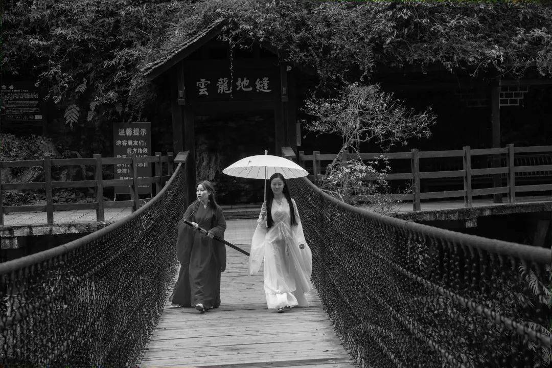 青衫烟雨客,似是故人来_过客