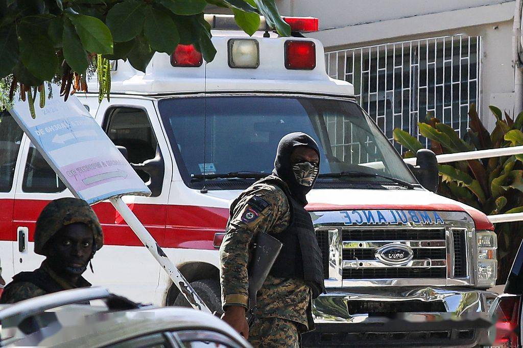 根据外媒最新报道,莫伊兹在被暗杀前,曾致电海地国家警察局长求援