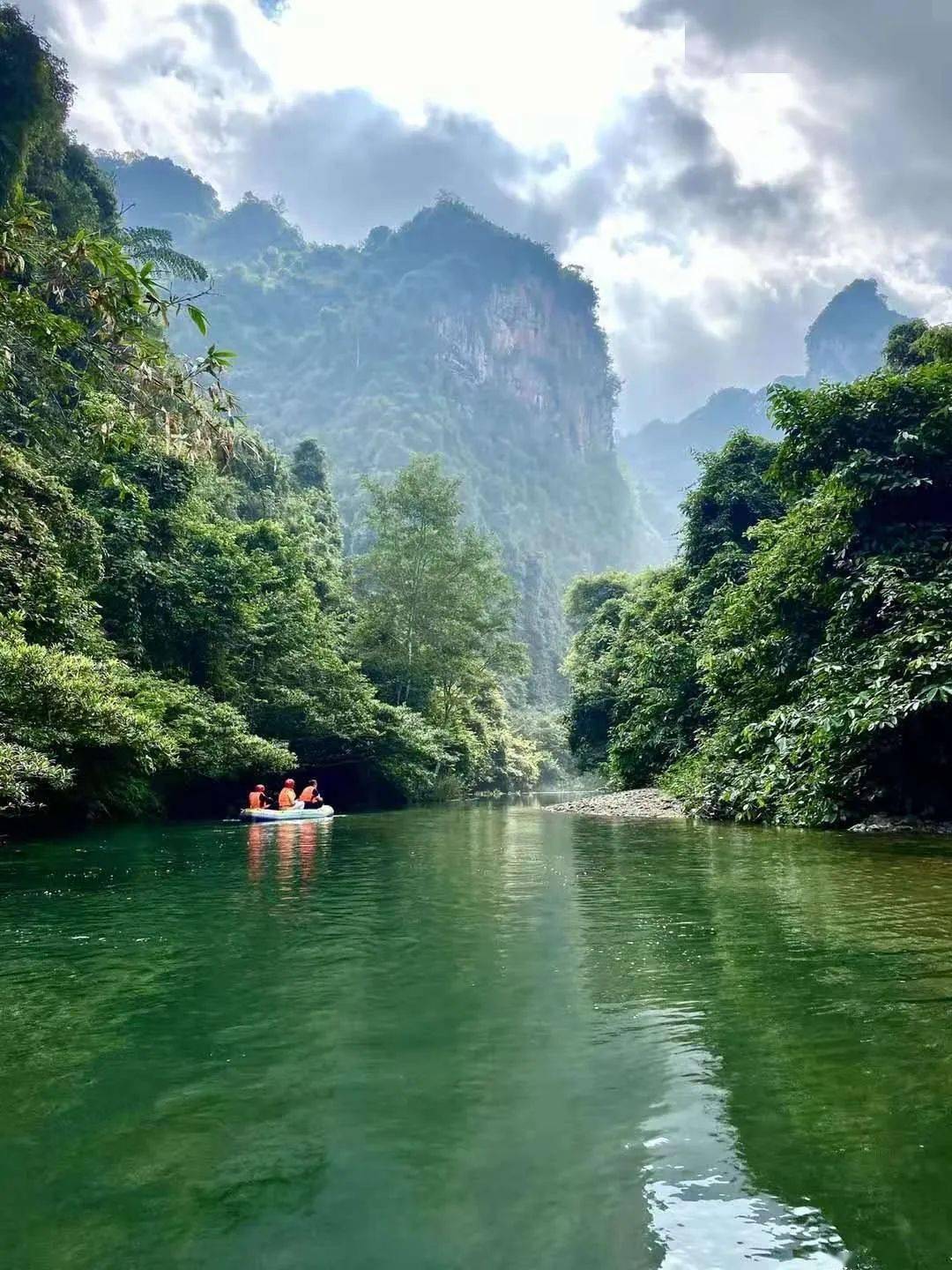 玩三天三夜漂流,就去靖西古龙山大峡谷!