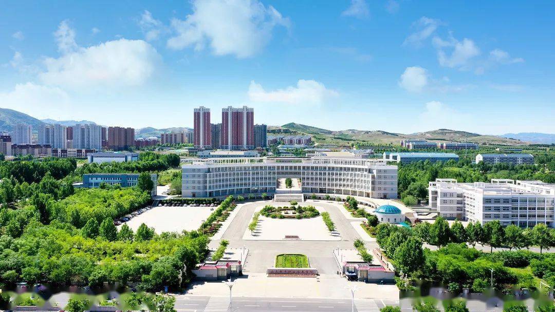 山东电子职业技术学院是由山东省人民政府举办的全日制公办普通高等