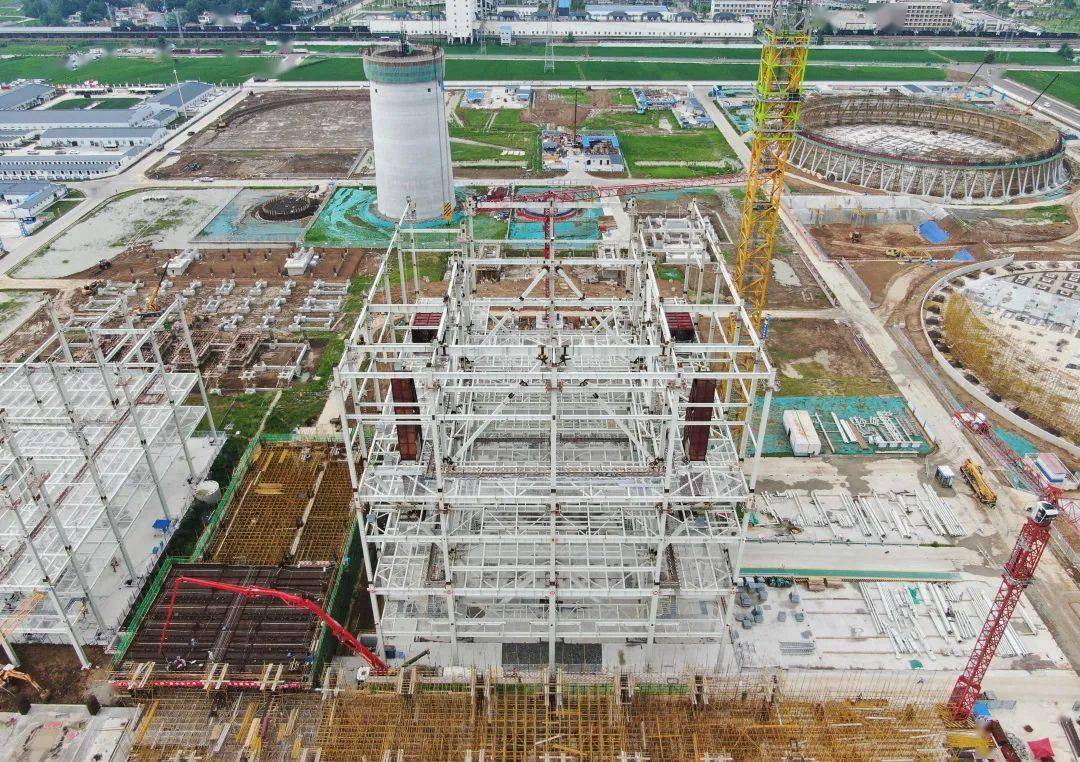 潘集电厂项目锅炉钢结构吊装施工现场