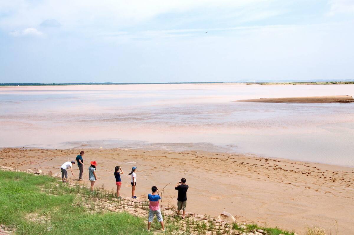 河南暴雨原因已找到,河流水位暴涨,黄河大堤会受到威胁吗?