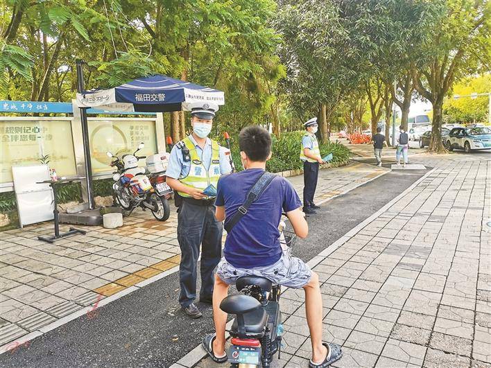 不戴头盔者将罚200元_深圳商报数字报